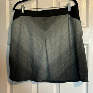 Adidas women’s gray lined tennis skirt size large